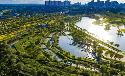 在海綿城市建設(shè)中，首先要解決的問(wèn)題是雨水收集